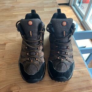 Men’s Merrell Hiking Boots 8.5